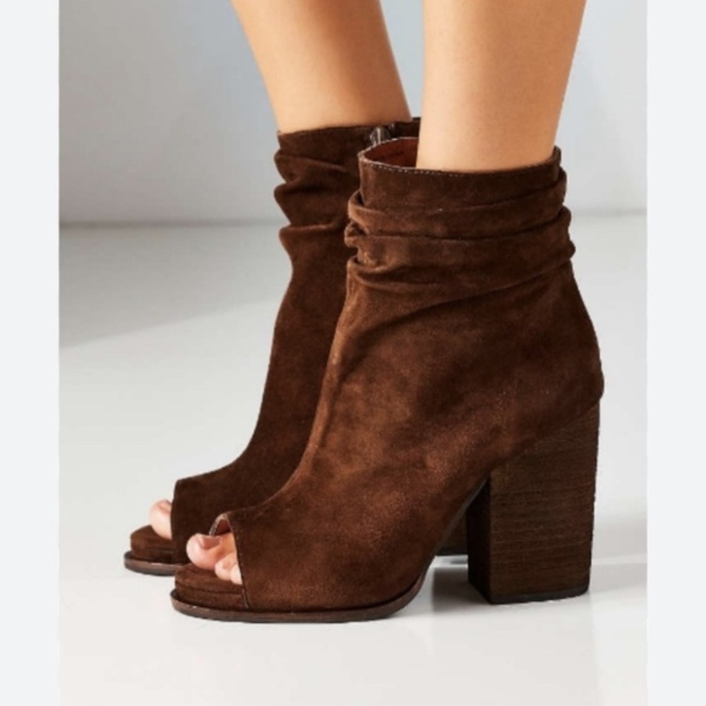 Jeffrey Campbell Reanya Peep Toe Suede Slouchy Heel Bootie 8 brown leather